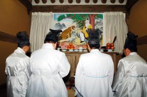 유천동 산신제 (柳川洞 山神祭)