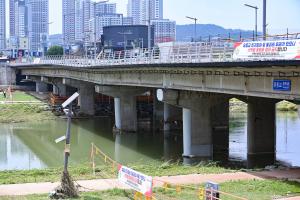 장마철 폭우피해(유등교 침하):11번째 이미지