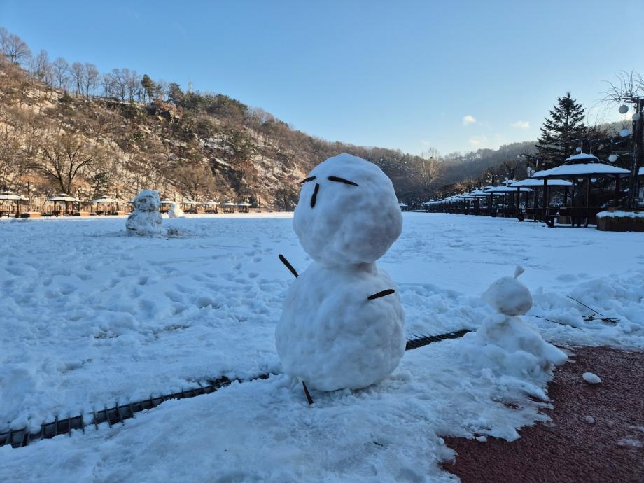 눈 내린 뒤 이미지