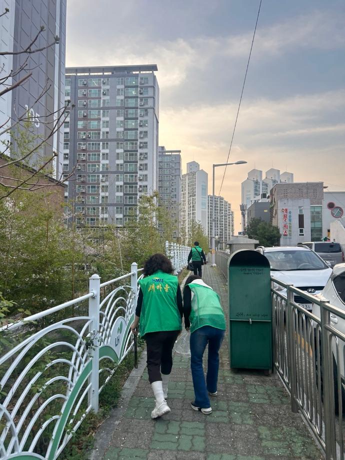 새마을협의회&새마을부녀회 줍깅데이 실시 이미지