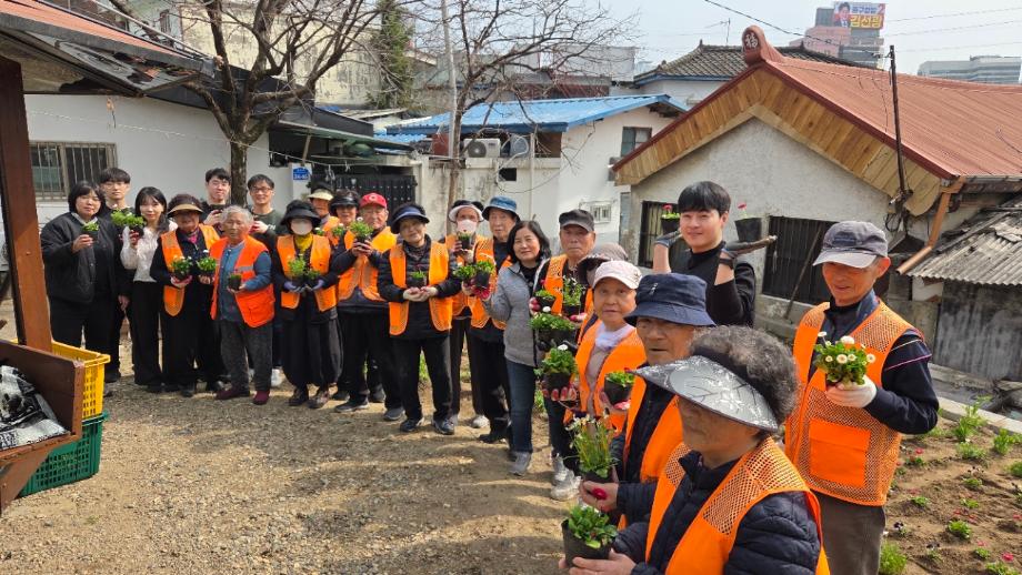 용두동 봄꽃식재 이미지