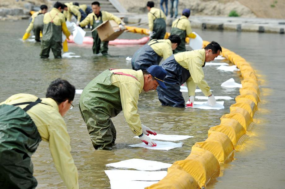 2011년 수질오염사고 가상 방제훈련 실시 이미지